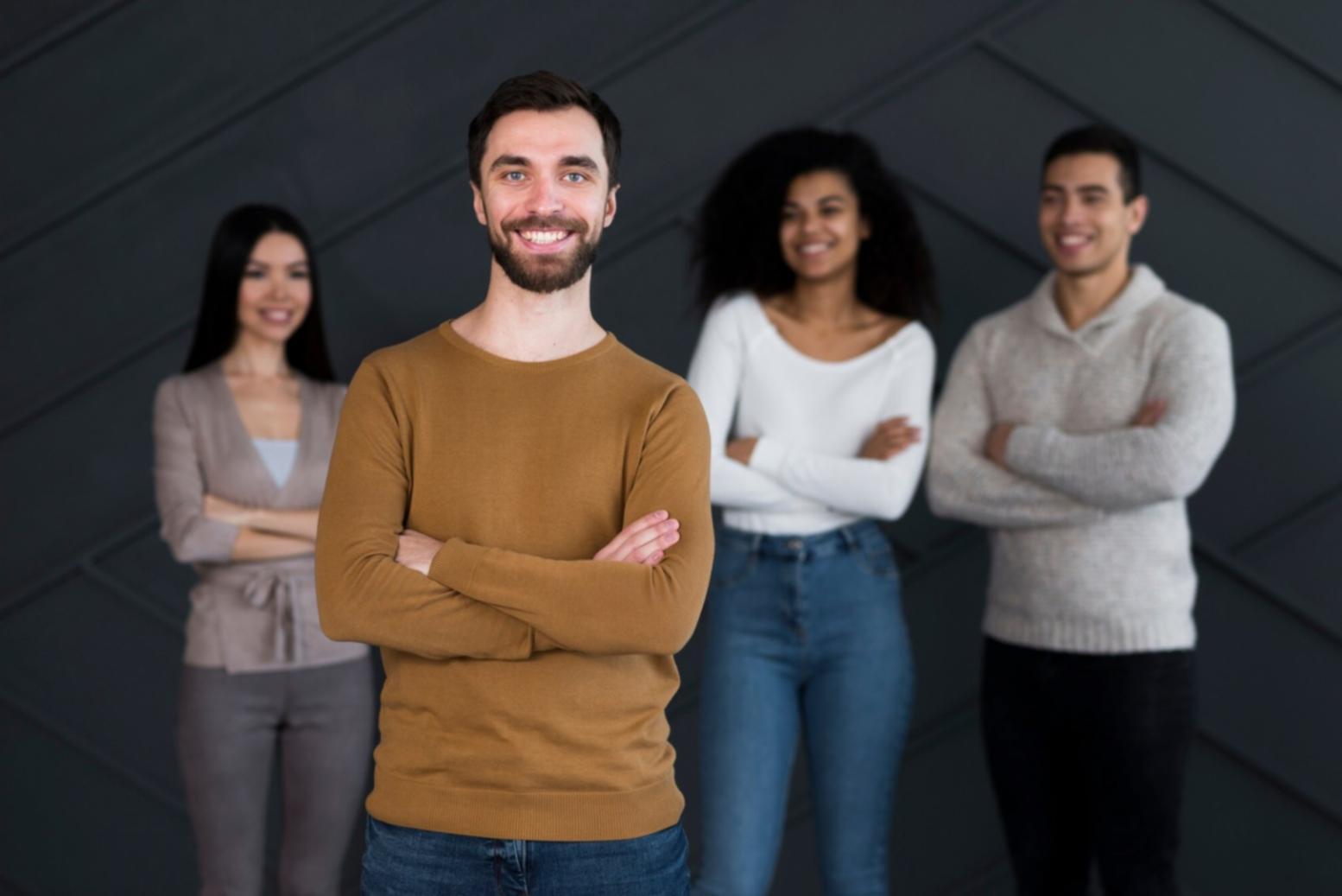 Consultation personnalisée avec client dans bureau professionnel